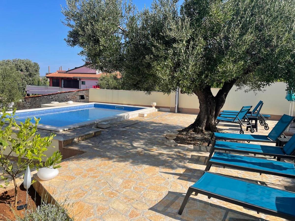 Villa Luger Eg Ražanj Kültér fotó