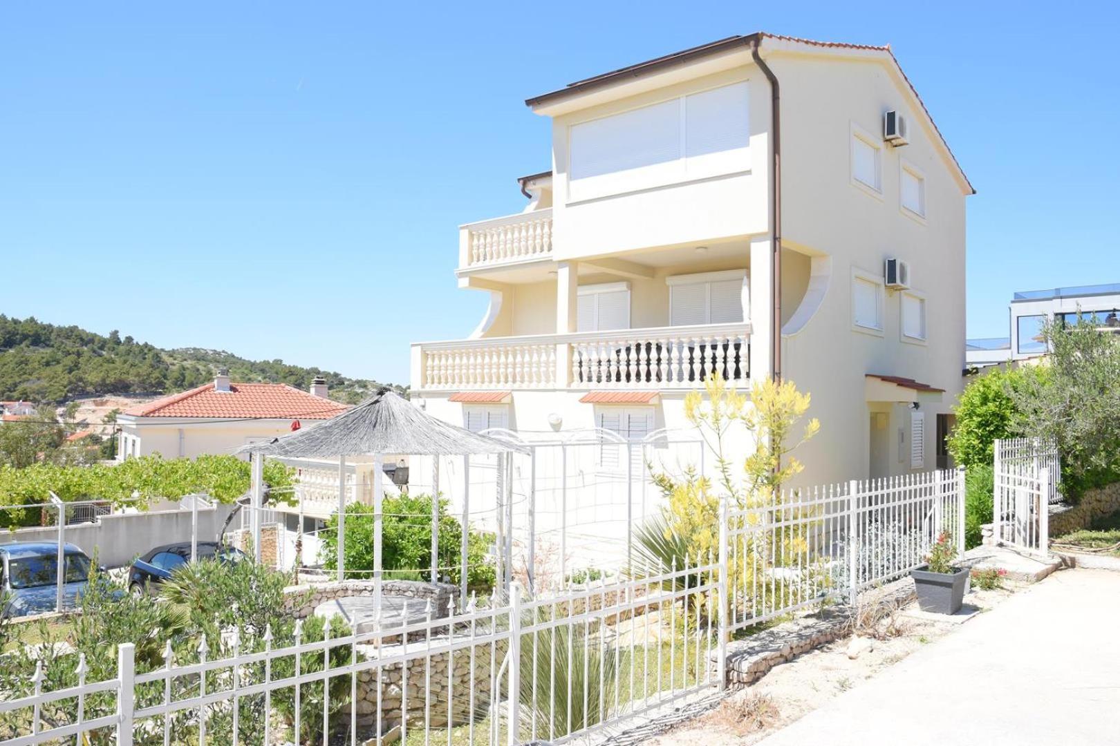 Villa Luger Eg Ražanj Kültér fotó