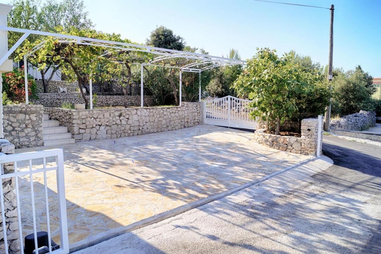 Villa Luger Eg Ražanj Kültér fotó